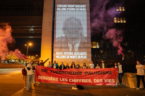 Action coup de poing au ministère des Finances contre le détournement du budget de la santé mondiale